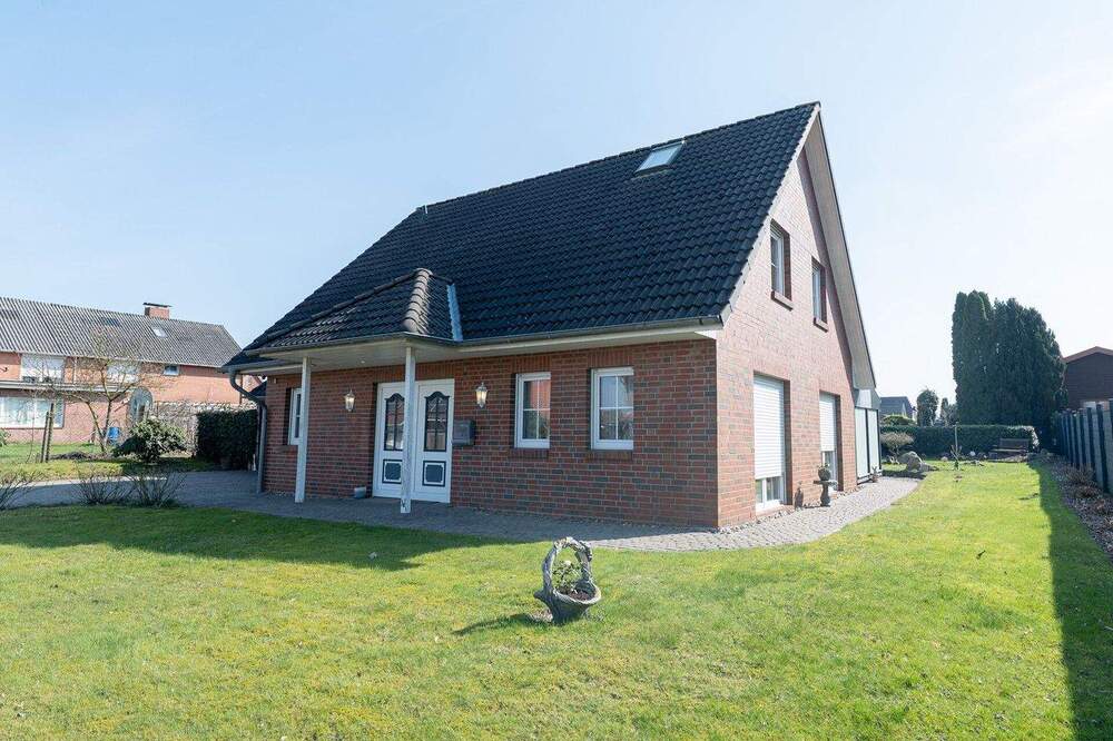 Thumbnail-RESERVIERT - Attraktives Wohnhaus mit Carport, Terrasse und flexiblem Dachbodenausbau