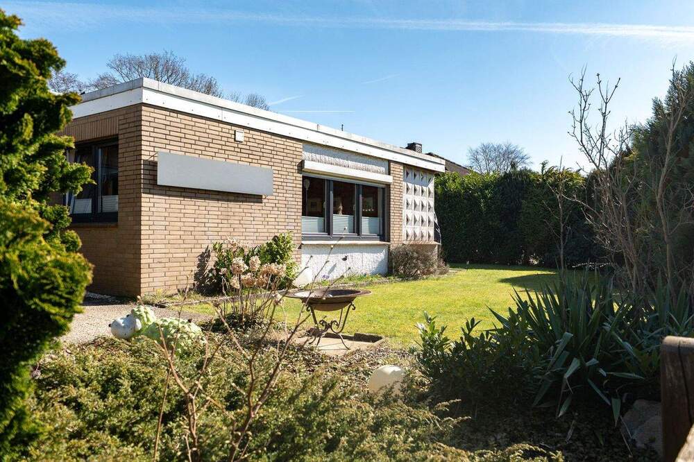 Thumbnail-Split-Level-Traum in Stade: Exklusives Wohnen mit eigener Schwimmbad-Oase!