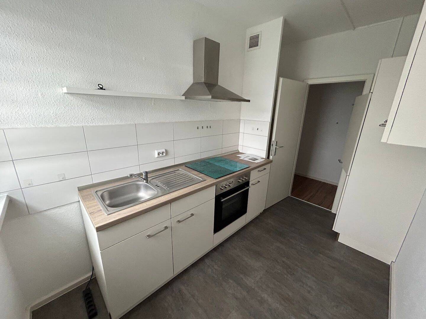 Thumbnail-Mit Einbauküche und Balkon! Jetzt Malerbonus sichern!