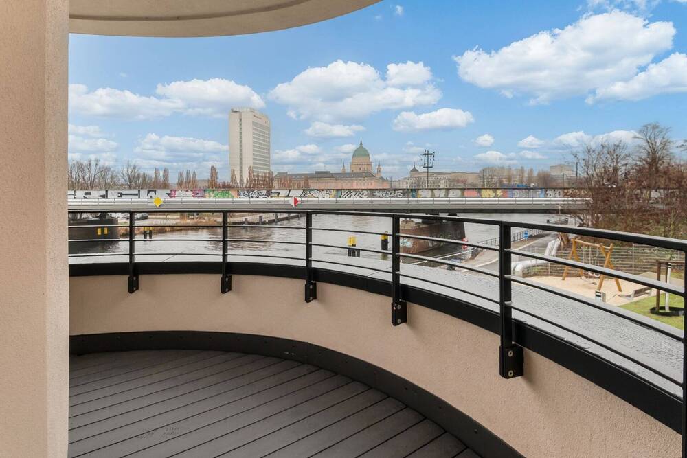 Thumbnail-Elegantes Wohnen am Wasser: Stilvolle Wohnung mit Panorama auf Potsdams Wahrzeichen