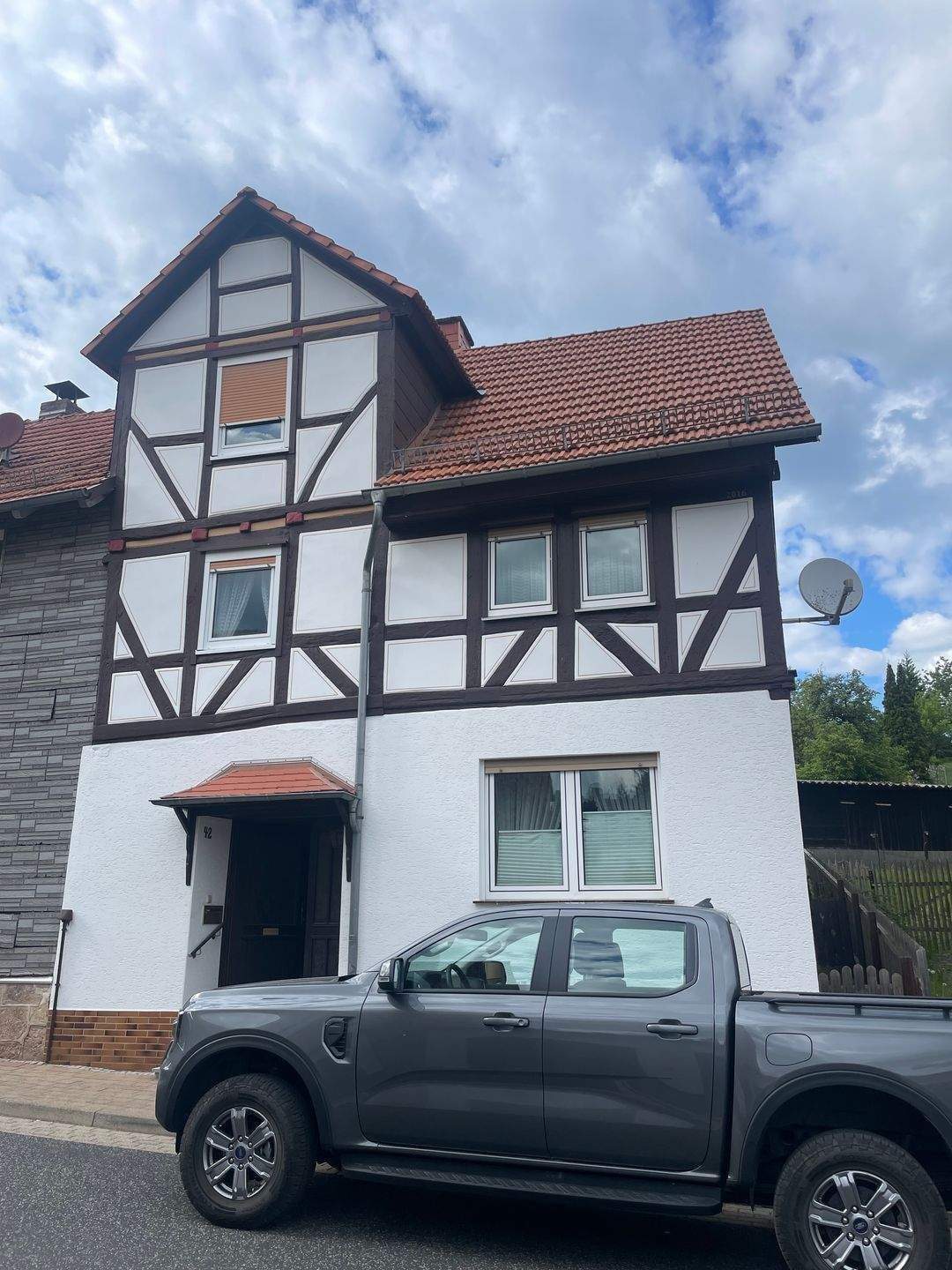 Thumbnail-Doppelhaushälfte in HelsaSt.Ottilien mit separater Scheune