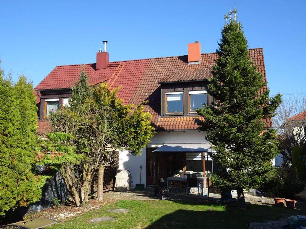 Thumbnail-Doppelhaushälfte mit Garage in ruhiger Lage von Heroldsbach-Thurn