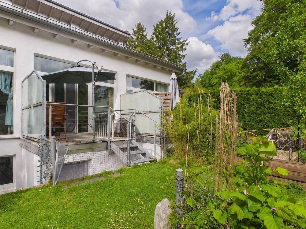 Thumbnail-Modernes Reihenmittelhaus mit überhohen Decken und Südgarten