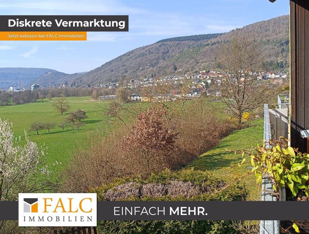 Thumbnail-Repräsentatives Zweifamilienhaus im Landhausstil mit Traumgrundstück