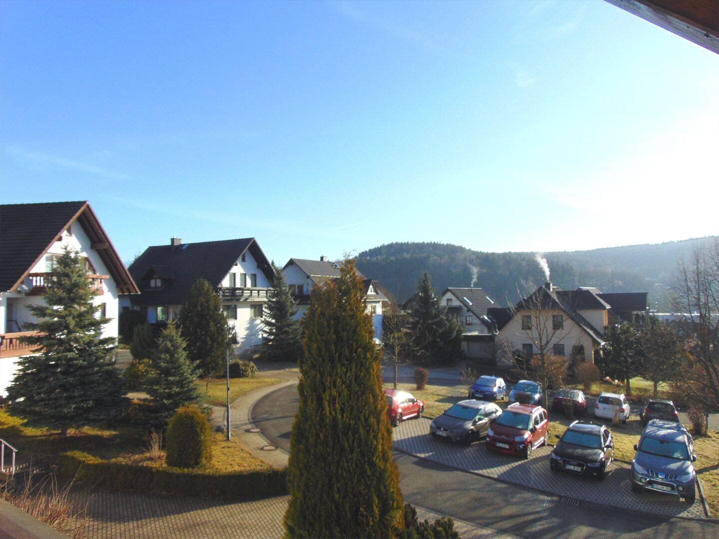 Thumbnail-„Sonne, Ruhe, Zuhause – Dachgeschosswohnung mit Urlaubsgefühl“ – Wohnen mit Balkon, Garten und Garage“