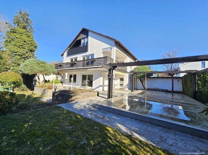 Thumbnail-Wohnhaus in Top Lage im Bessenbacher Weg mit großem Garten und Pool