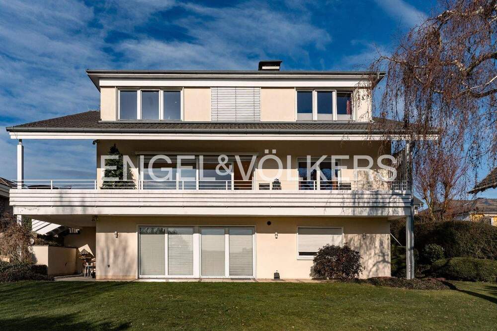 Thumbnail-Exklusives Anwesen in Usingen: Luxus, Eleganz und Naturidylle