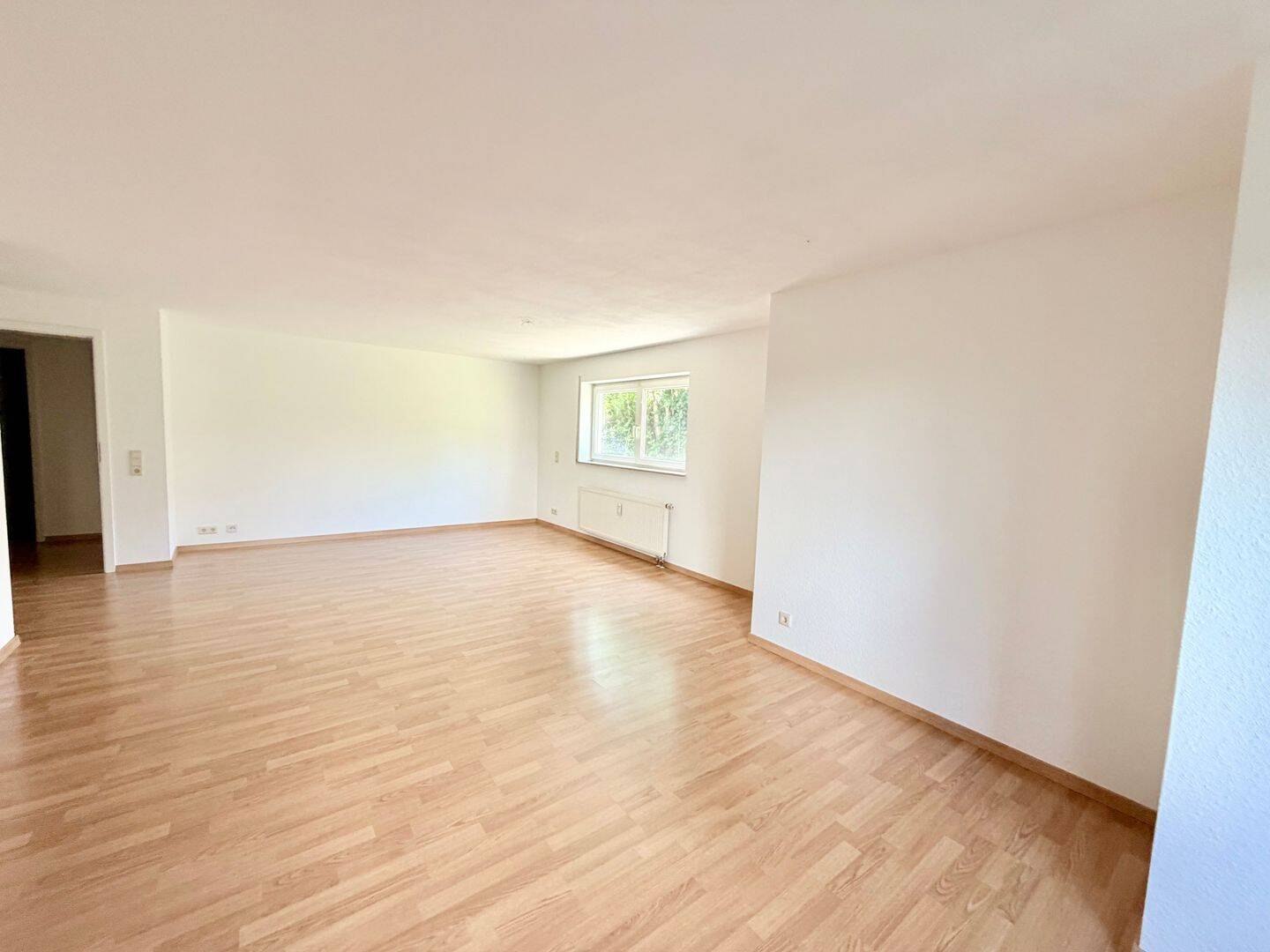 Thumbnail-Bezugsfrei - Einladende Souterrain-Wohnung mit 3 Zimmern in Ettenheim