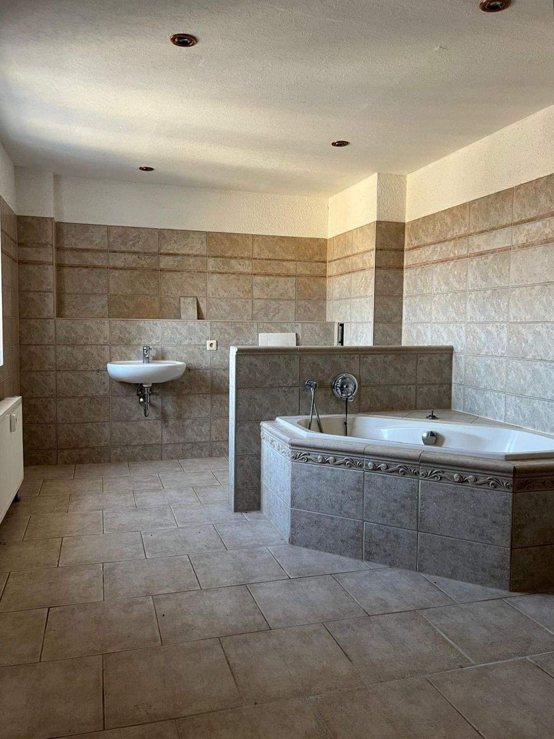 Thumbnail-großzügig geschnittene 3-Raum-Wohnung