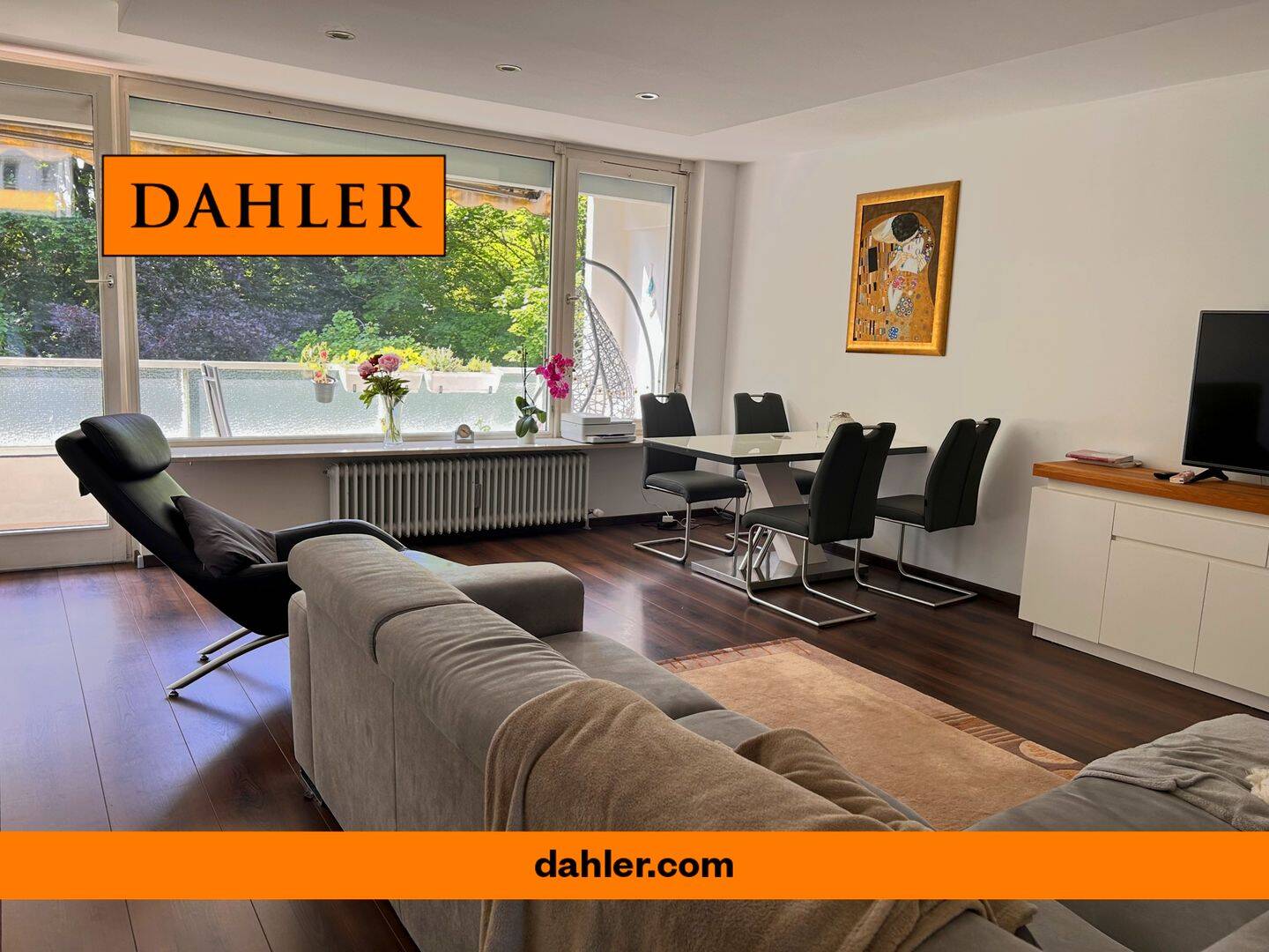 Thumbnail-Äußerst zentrale 4-Zimmer-Wohnung mit Tiefgarage und Balkon