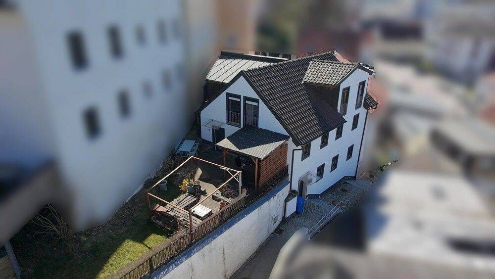 Thumbnail-Großzügiges Einfamilienhaus mit Einliegerwohnung im Herzen von Bad Abbach!