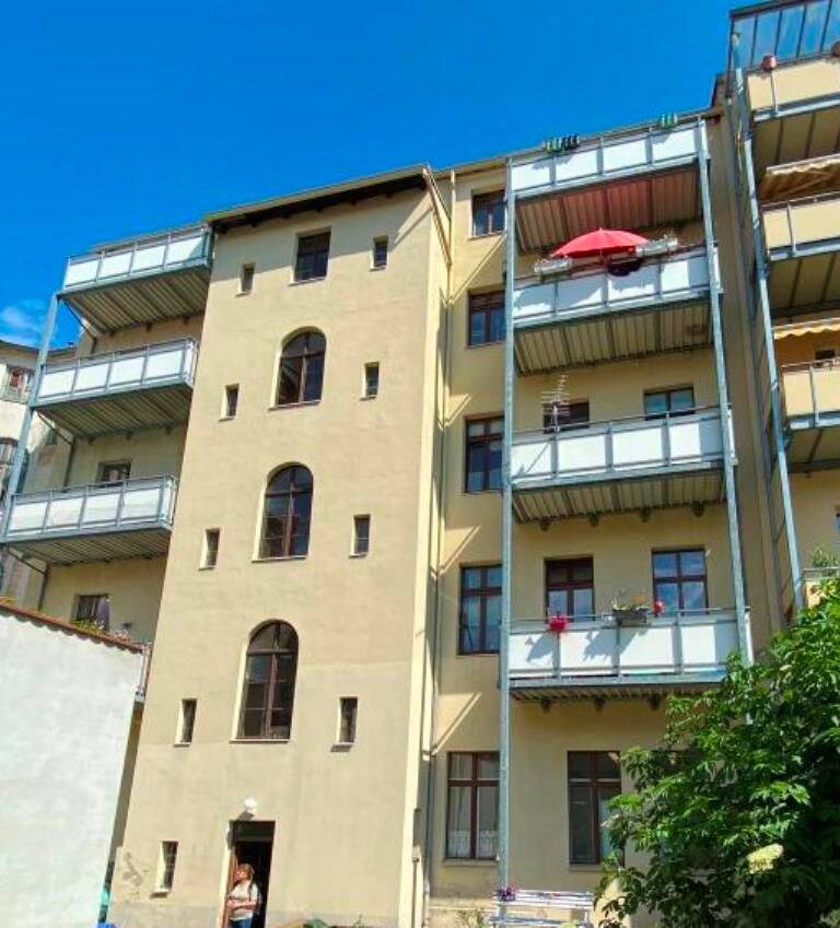 Thumbnail-2-RAUM WOHNUNG MIT BALKON - NEU RENOVIERT