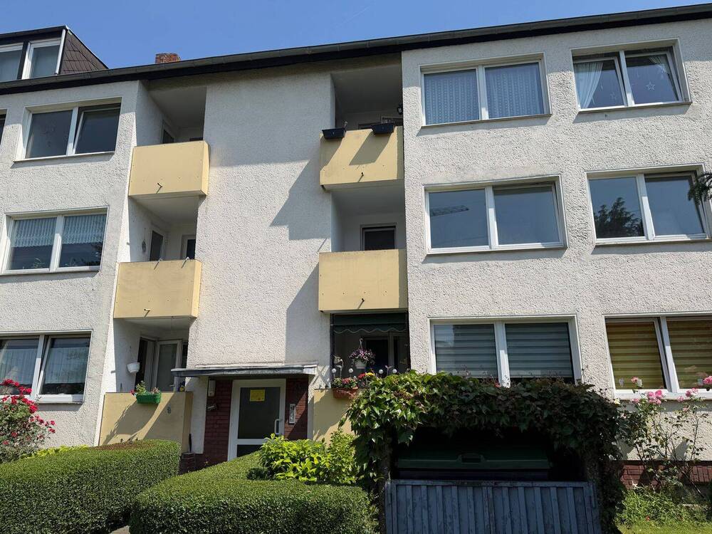 Thumbnail-Teilsanierte und renovierte Wohnung mit zwei Zimmern in Mülheim-Dümpten