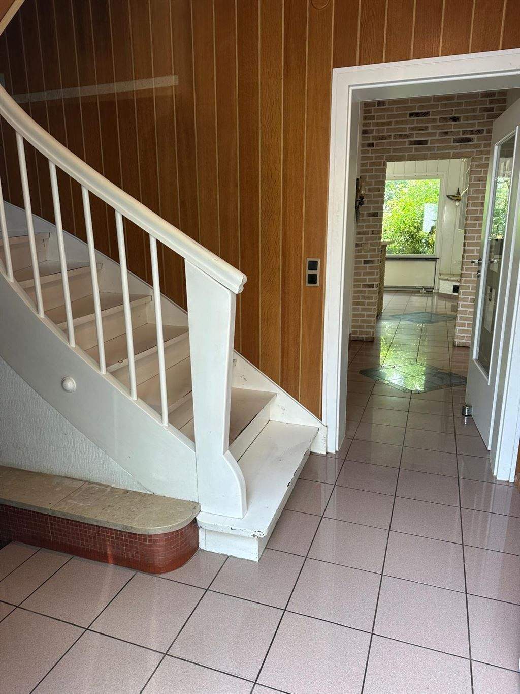 Thumbnail-Viel Platz für die Familie Familienhaus mit Garten und Garage in 66117 Saarbrücken zu verkaufen