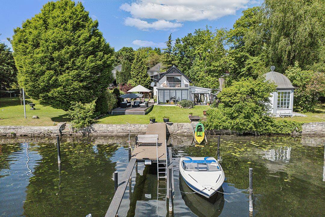 Thumbnail-Haveljuwel der Extraklasse - Direkt am Wasser mit unverbaubarem Blick und Doppelbootssteg