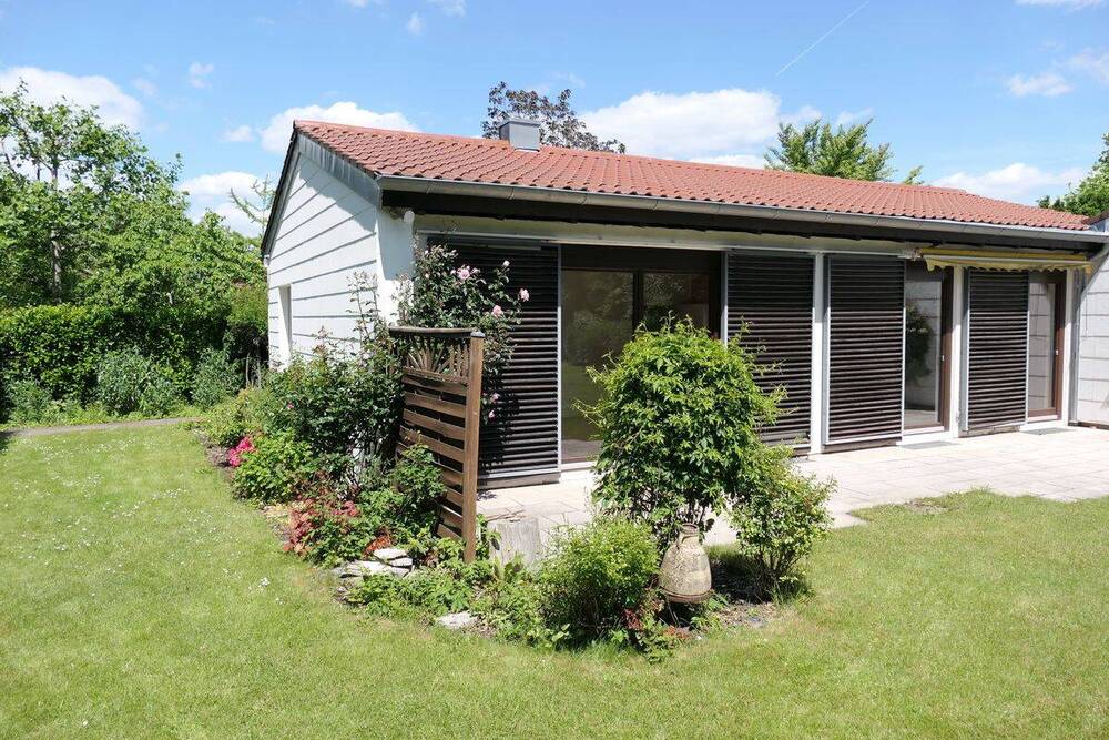 Thumbnail-Geräumiger Bungalow (erweiterbar) auf parkähnlichem Grundstück