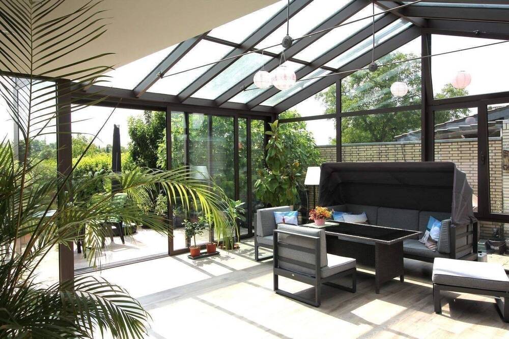 Thumbnail-Zweifamilienhaus mit warmen Wintergarten und großem Grundstück 1399 m²