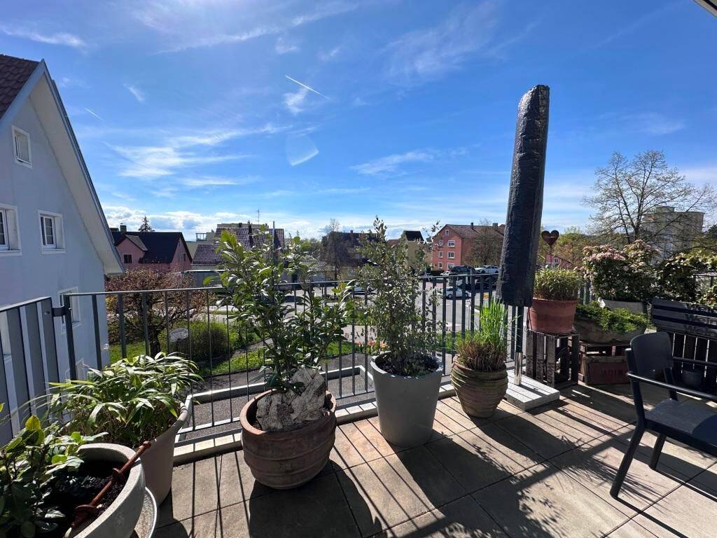 Thumbnail-Warum nicht den Tag mit einem Frühstück auf dem Balkon beginnen. (Whg. 9, II.OG)