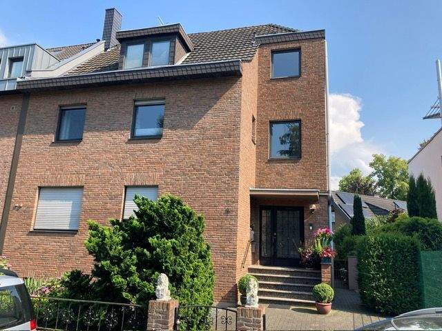 Thumbnail-Spitzenlage---Auenviertel --- Rodenkirchen---interessantes Dreifamilienhaus mit Potential
