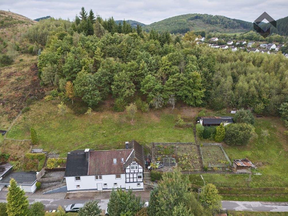 Thumbnail-Zweifamilienhaus: Grünes Paradies mit 4.000 m² Grundstück
