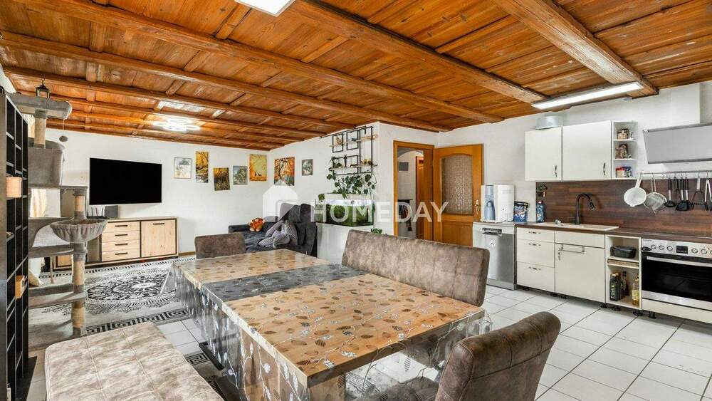 Thumbnail-Großzügige 3-Zimmer-Etagenwohnung mit EBK und Garage