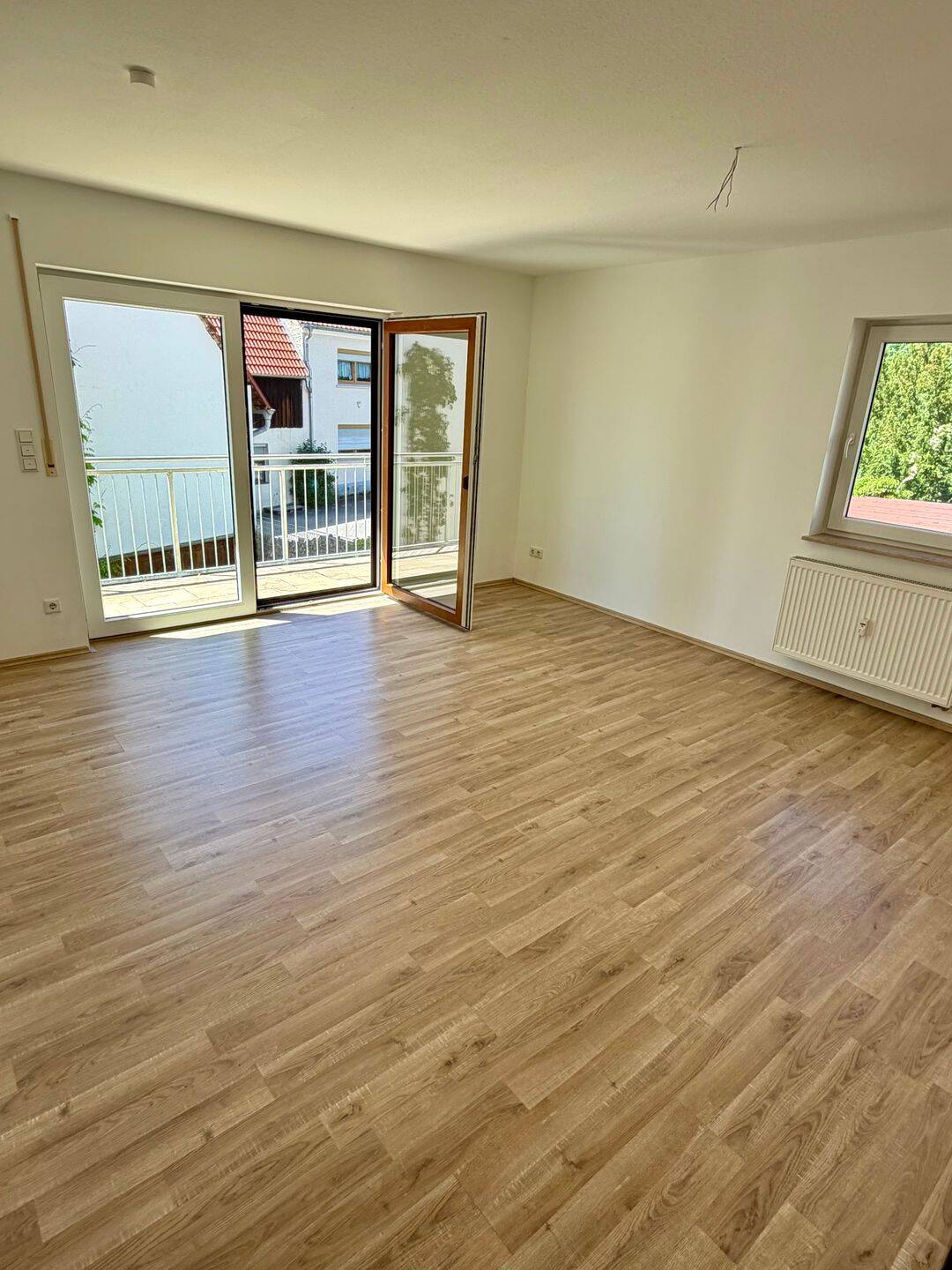 Thumbnail-Moderne, großzügige 5-Zi-Wohnung mit Balkon zur Miete in Veitsbronn