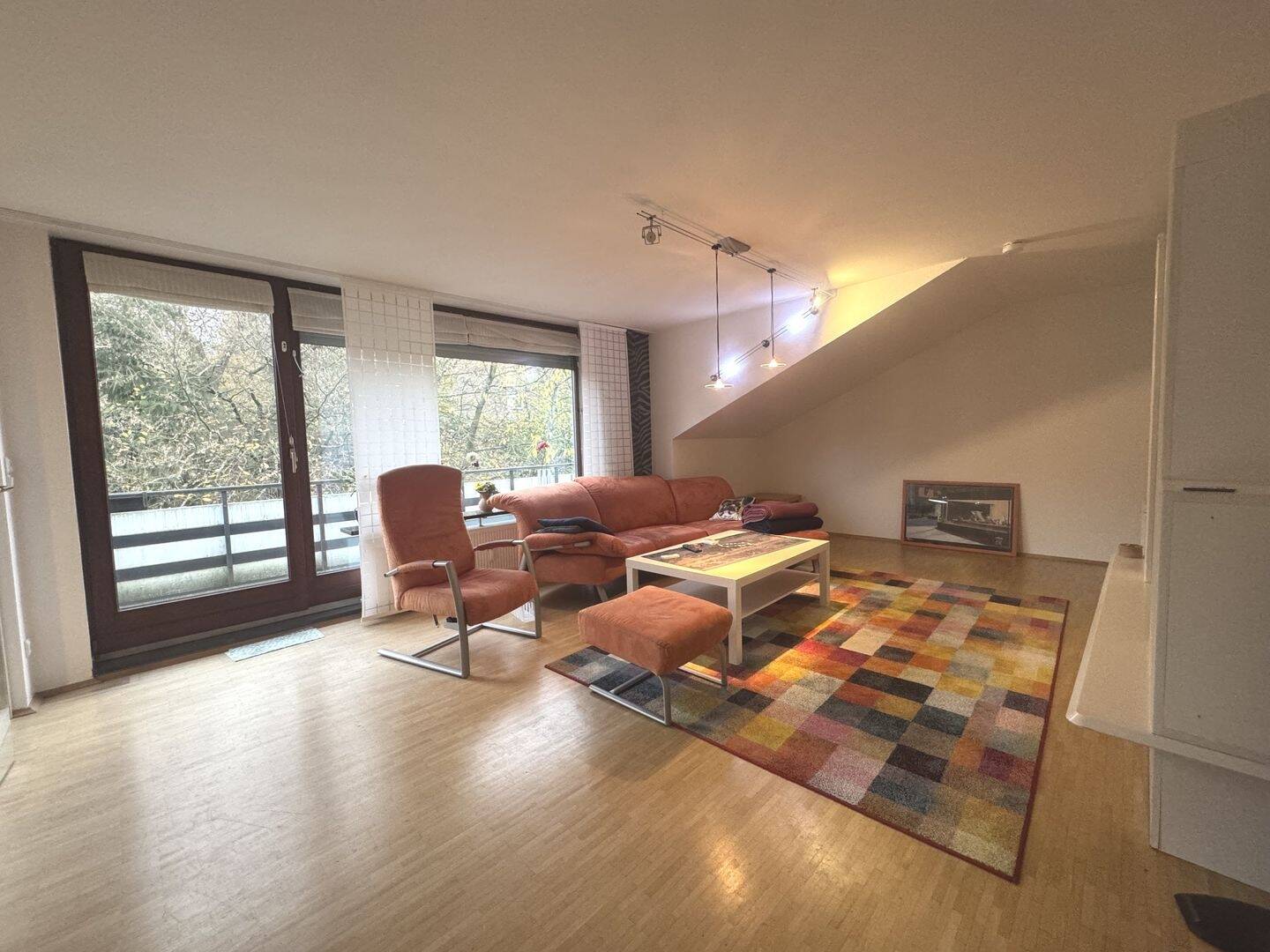 Thumbnail-Komfortable Wohnung im Dachgeschoss mit Terrasse - aktuell leerstehend!