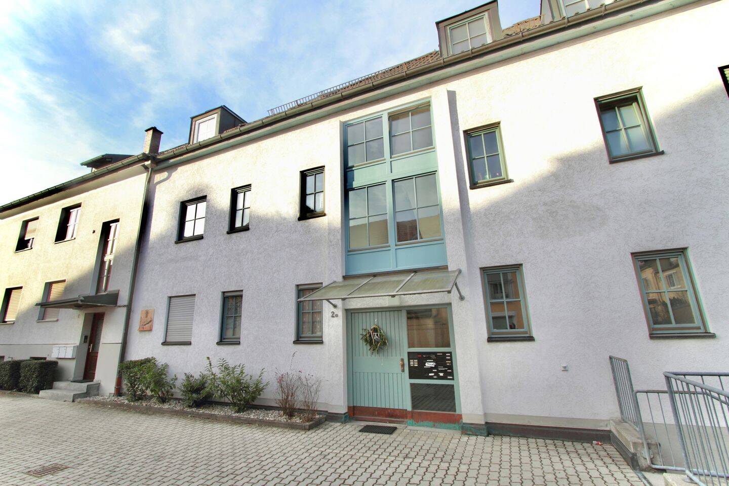 Thumbnail-Zentrumsnahe 3-Zimmer-Dachgeschosswohnung mit Tiefgaragenstellplatz!