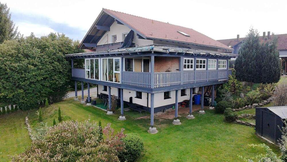 Thumbnail-Großzügiges Zweifamilienhaus mit Garten und unverbaubarer Aussicht