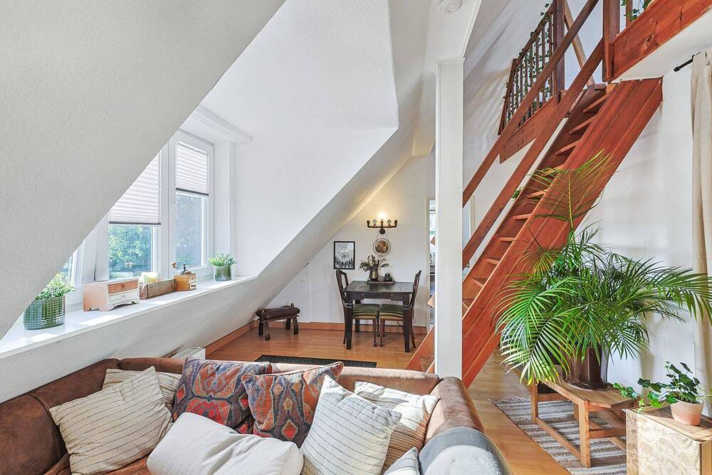 Thumbnail-Einzigartige Dachgeschoss-Wohnung- Stilvolles Wohnen auf zwei Etagen