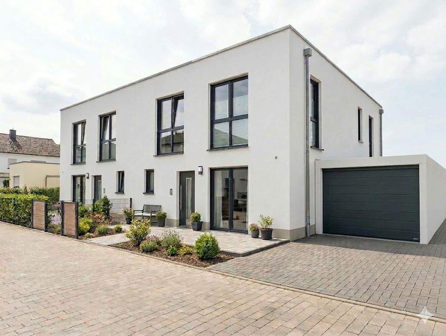 Thumbnail-NEUBAU Erstbezug DHH mit Garage | PV Wärmepumpe | 3 Bäder | 173 qm | 339qm provisionsfrei | Top Lage