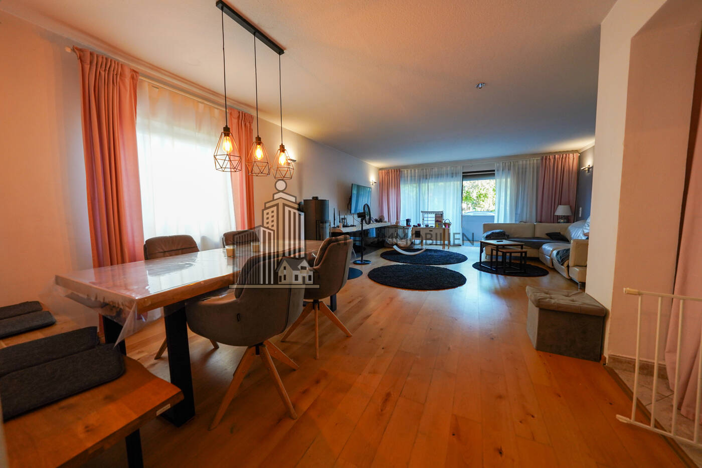 Thumbnail-ATIK: Charmante 4-Zimmer-Erdgeschosswohnung mit sonnigem Südbalkon in ruhiger Feldrandlage