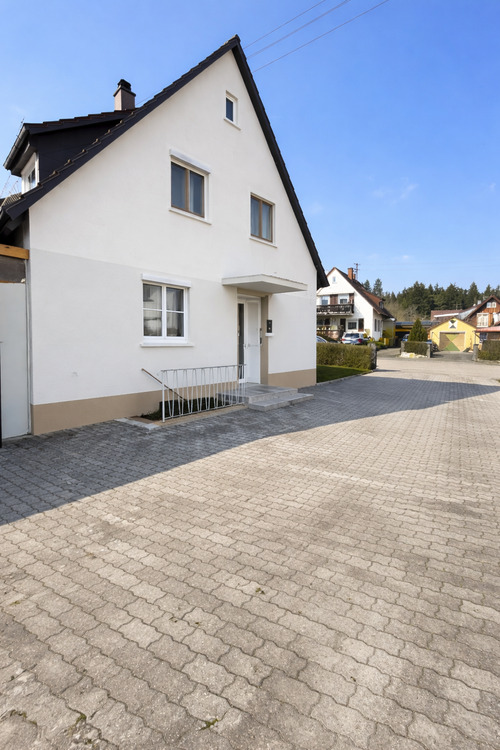 Thumbnail-Gepflegtes Doppelhaus in gefragter Lage von Ellwangen- Braune Hardt