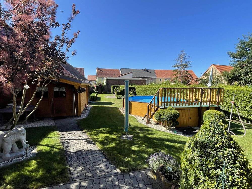 Thumbnail-Freistehendes Einfamilienhaus mit Gartenparadies