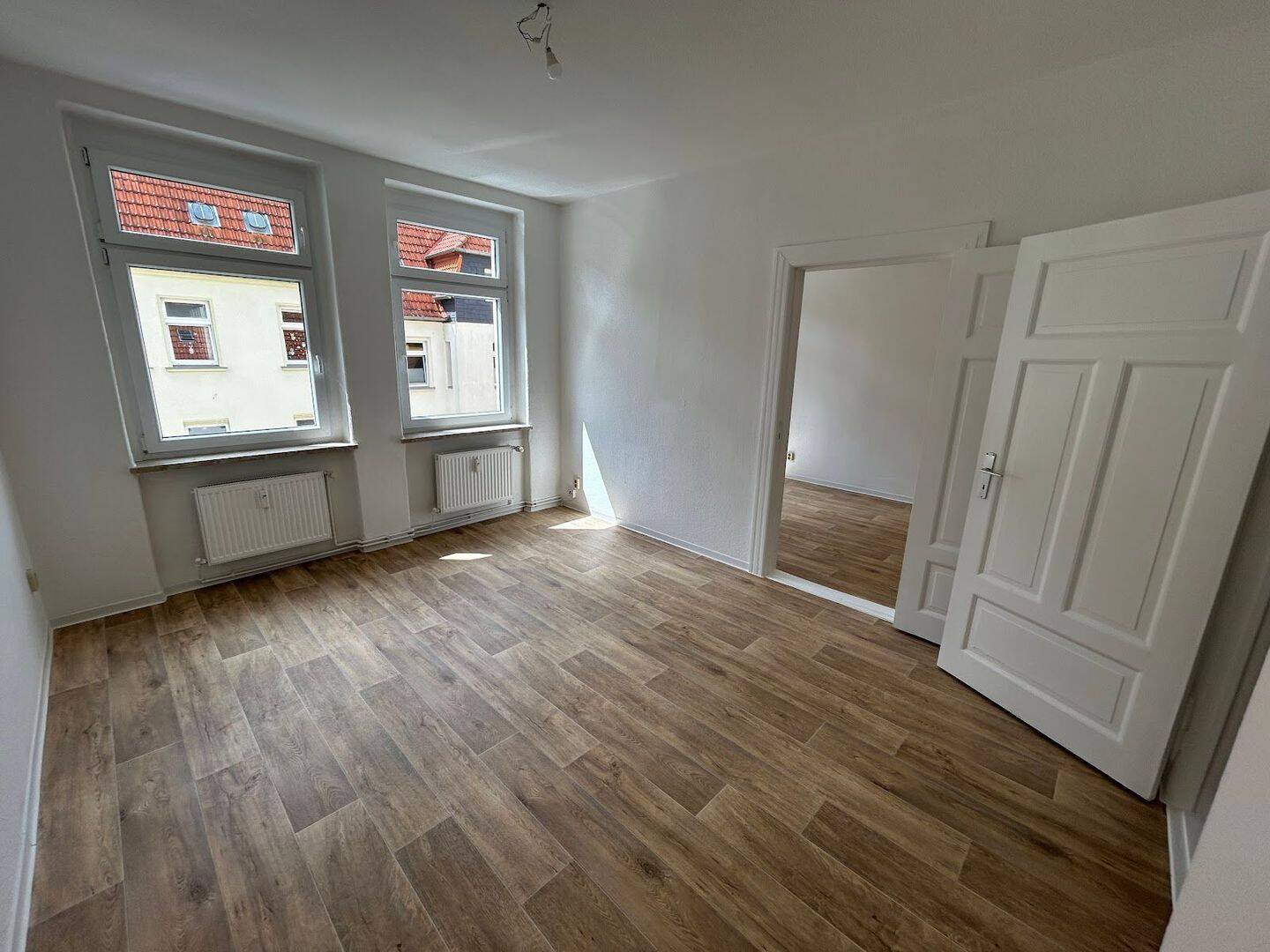 Thumbnail-Frisch renovierte 2-Zimmer-Wohnung mit Balkon!
