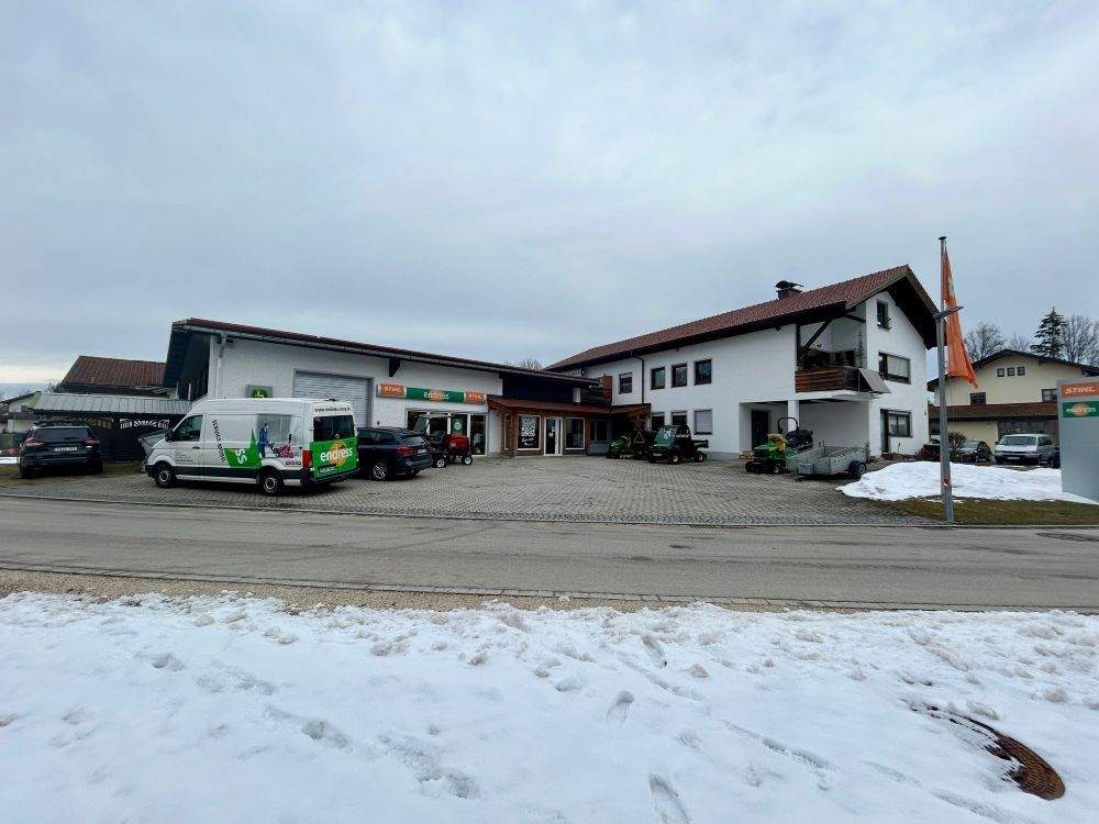 Thumbnail-Gewerbehalle mit Wohn- und Bürohaus