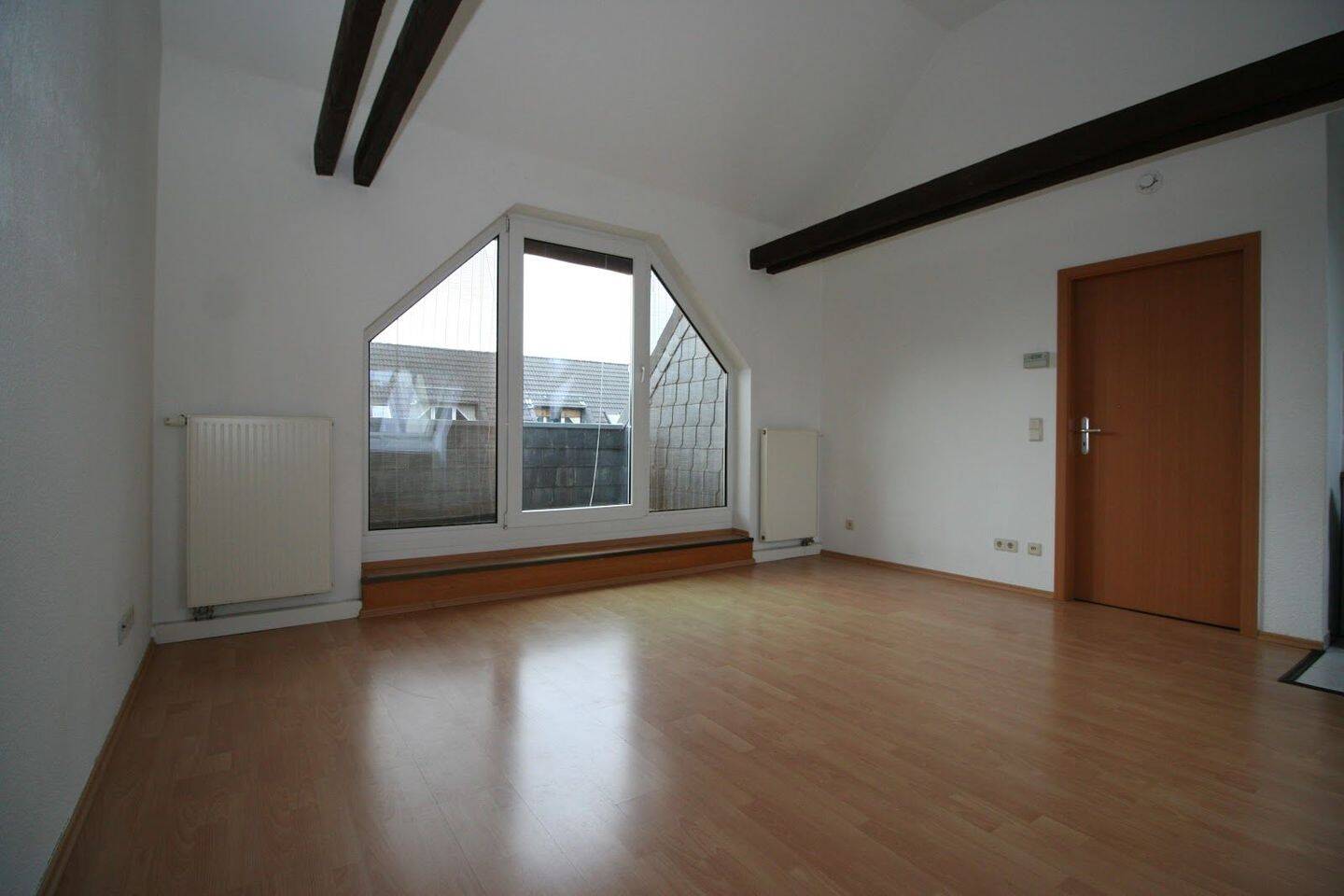 Thumbnail-Schöne Dachgeschoßwohnung mit großem Balkon