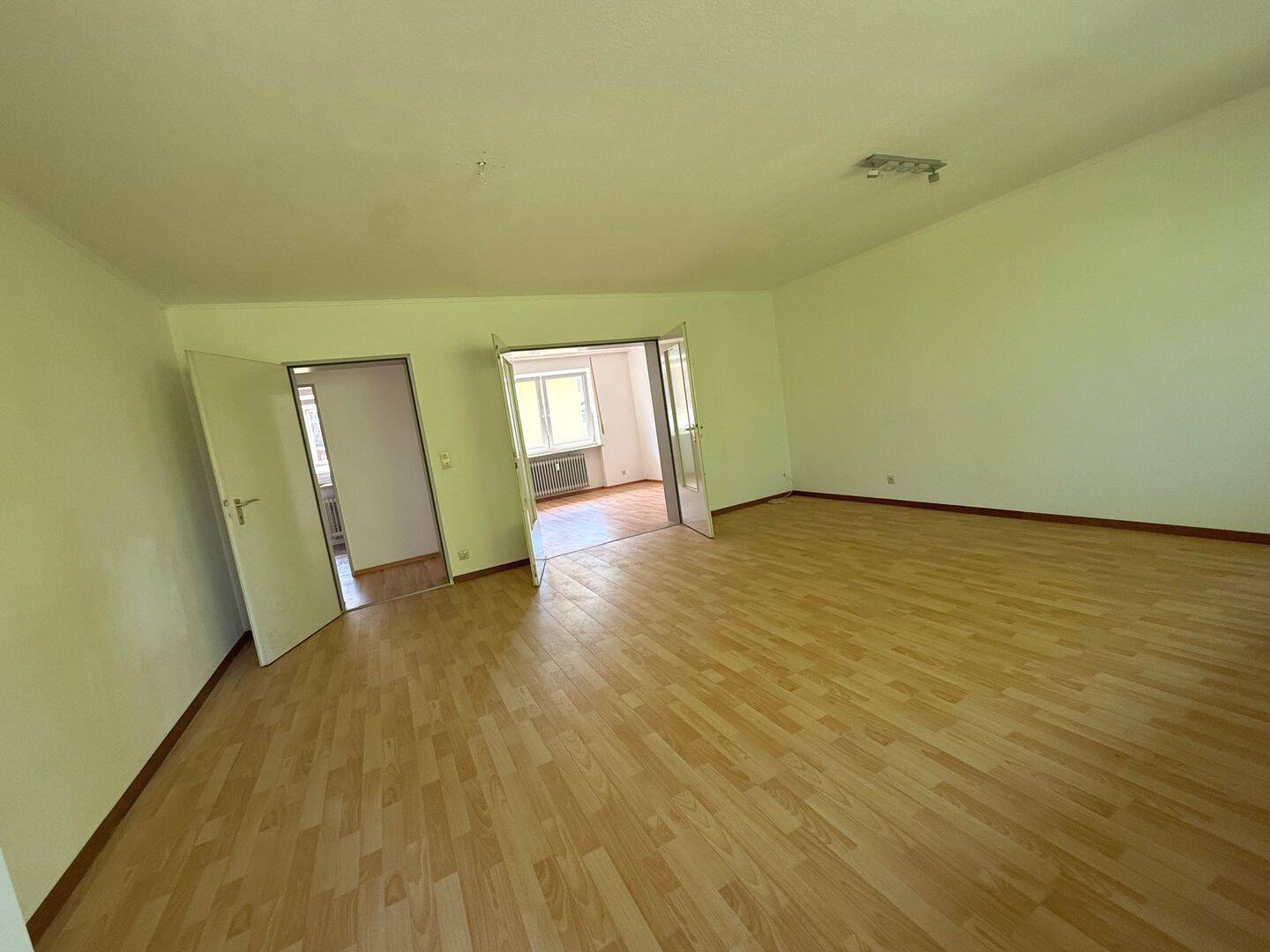Thumbnail-3-Zimmer-Mietwohnung in Gottmadingen - direkt an der Schweizer Grenze -