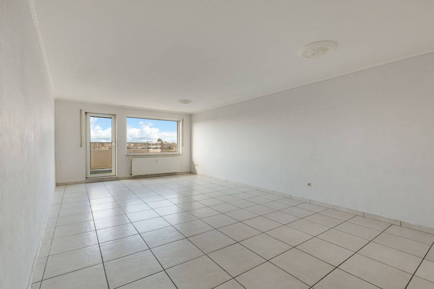 Thumbnail-3 Zimmer mit Weitblick und Stellplatz in Niehl am Rhein, bezugsfrei