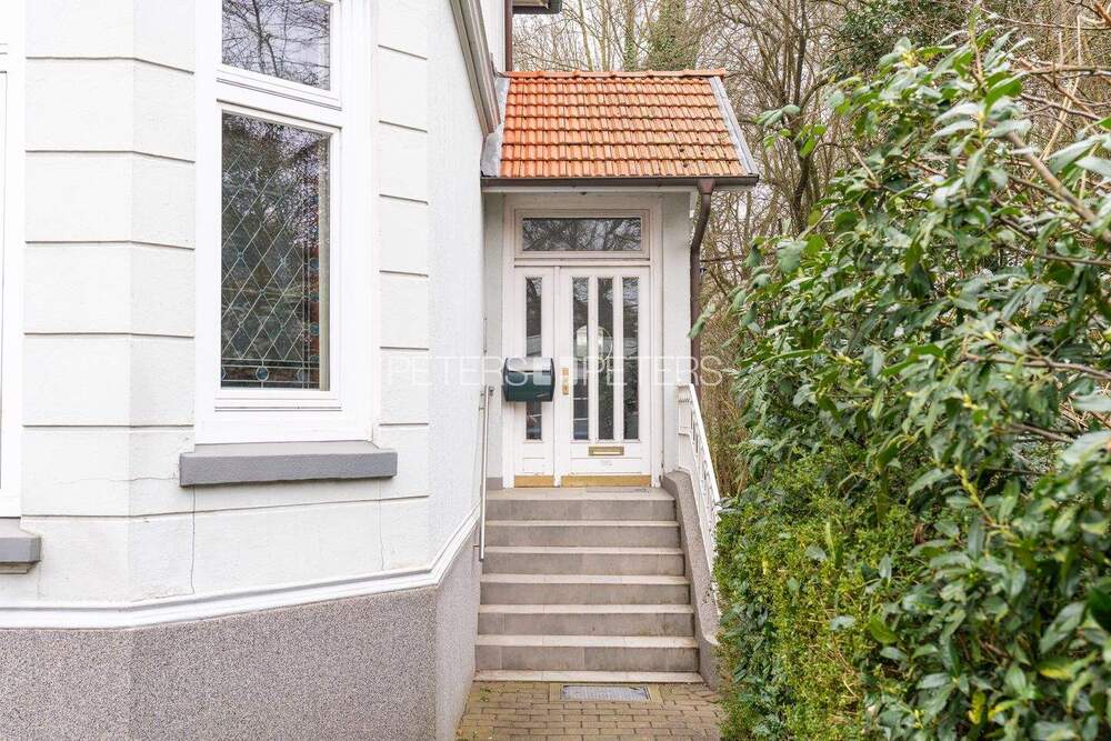 Thumbnail-+ 3 WE (2 frei + 1 verm.) mit Potential in Jugendstilhaus