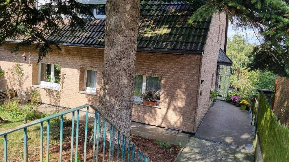 Thumbnail-GEPFLEGTES EIN - ZWEI FAMILIENHAUS IN SOLINGEN - RUHIG GELEGEN MIT GARTEN UND GARAGE