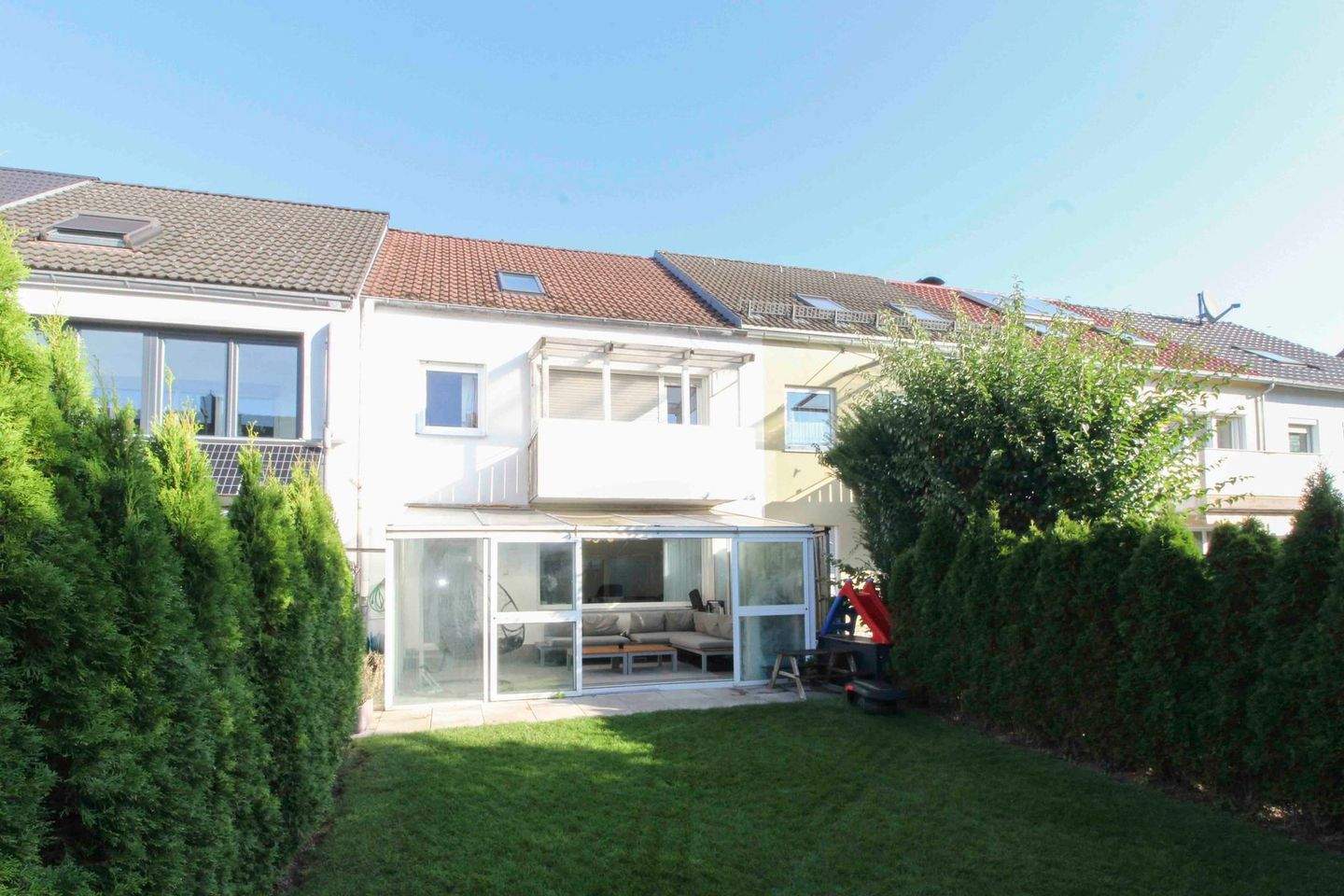 Thumbnail-Attraktives modernes Reihenmittelhaus mit Wintergarten und Garten in ruhiger Lage von Erding