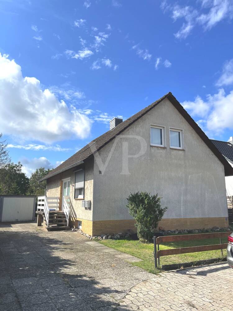 Thumbnail-Geräumiges Zweifamilienhaus mit Vermietungspotenzial