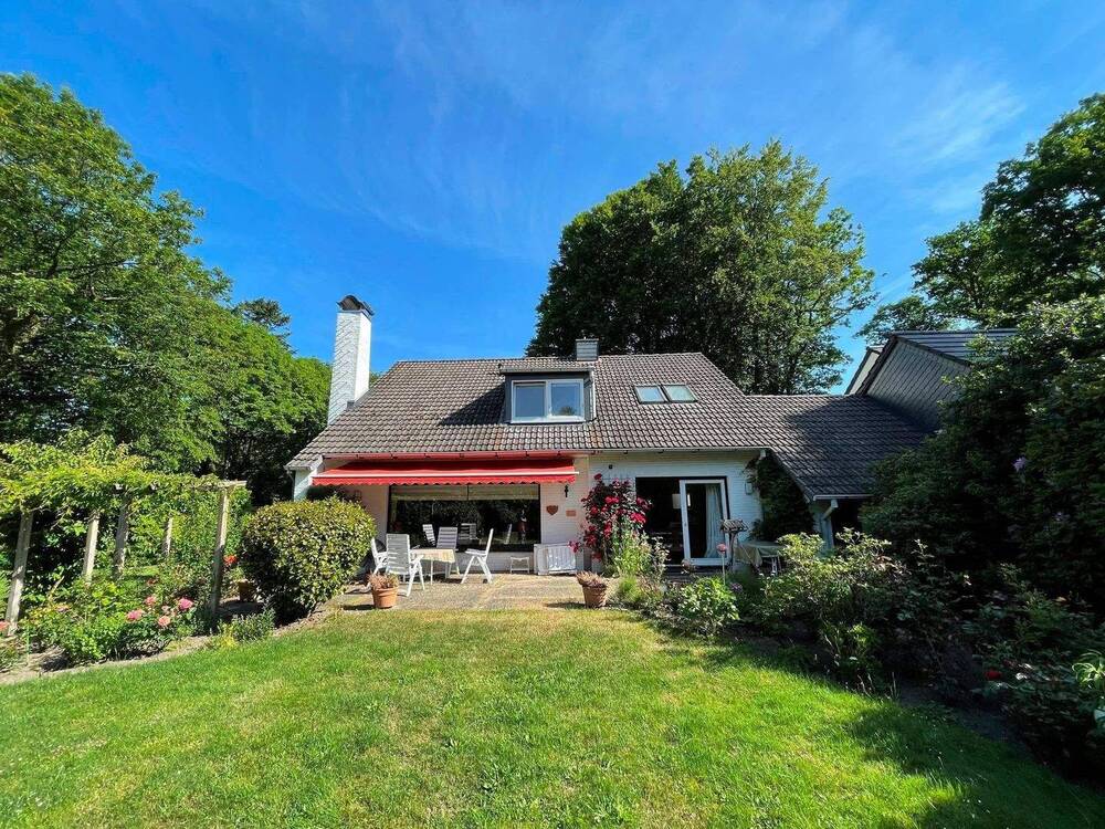 Thumbnail-Charmantes Familienhaus mit 6 Zimmern und wunderschönem Garten in sehr gefragter Lage von Rissen zu vermieten