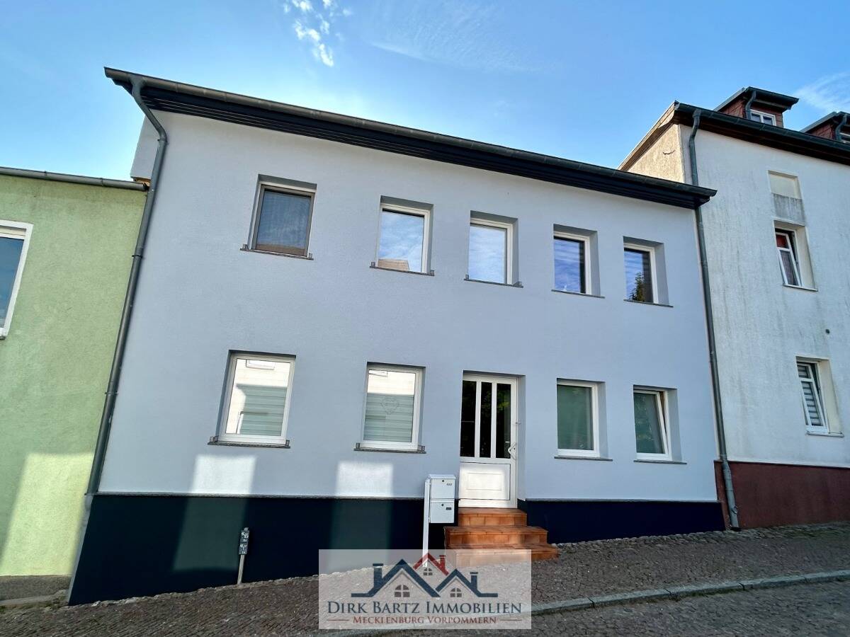 Thumbnail-Die richtige Lage für Ihre Familie!! Gepflegtes Stadthaus Doppelhaushälfte in Demmin.