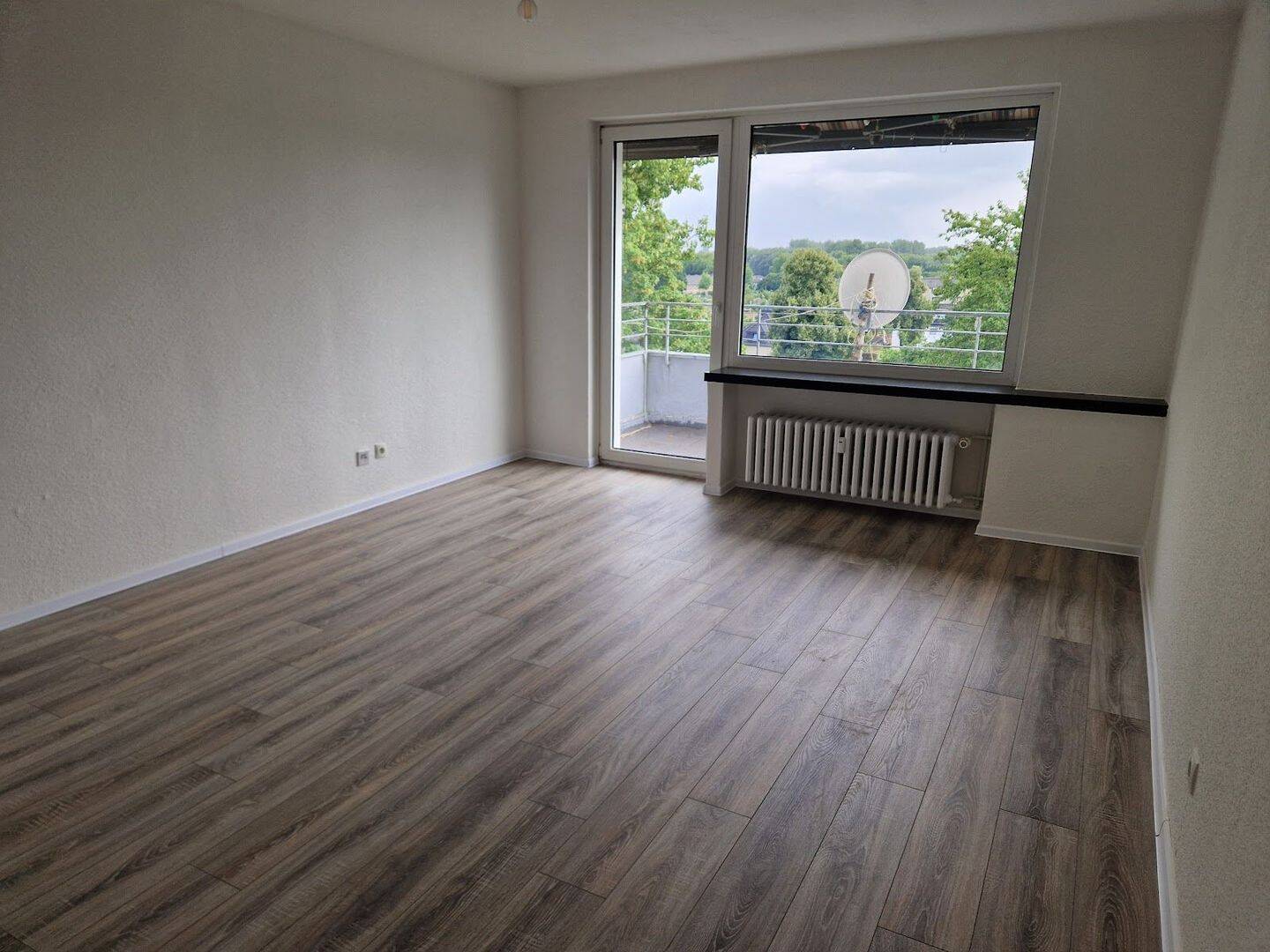 Thumbnail-Helle, frisch renovierte 3-Zimmer-Wohnung mit Balkon
