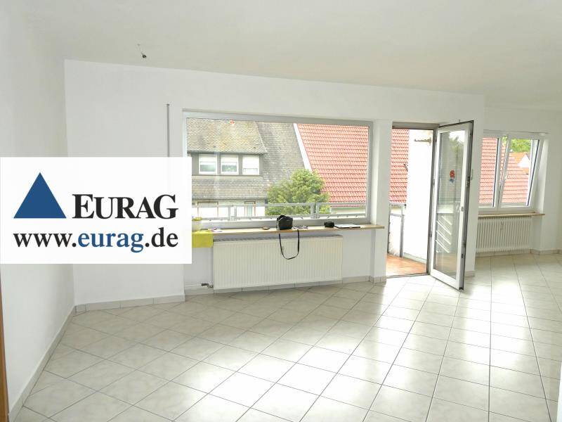 Thumbnail-N-Werderau: Schöne 3-Zi-Whg. im 1.OG eines 3-FH, großer Balkon, Blick ins Grüne, Garage, 2 Keller