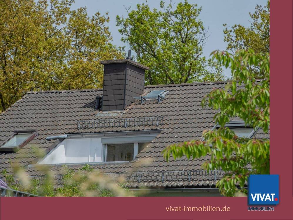 Thumbnail-Süße 2,5-Zimmer-DG-Wohnung mit EBK, Loggia & Carport-Stellplatz. Bezugs- und käuferprovisionsfrei!