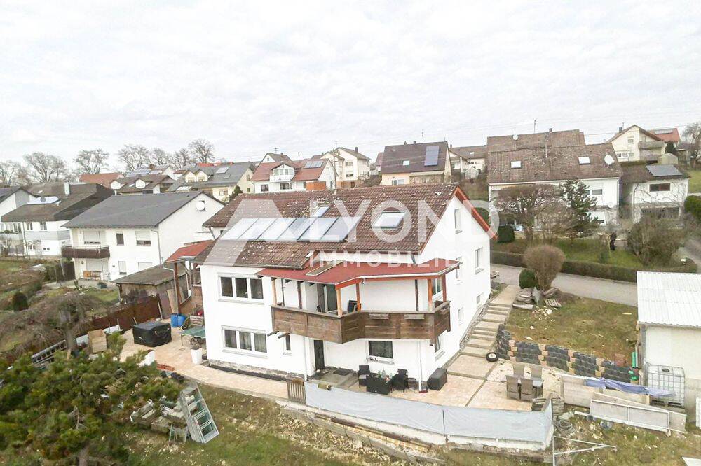 Thumbnail-Dieses wunderschönes Einfamilienhaus mit einer Einliegerwohnung sucht Sie als neuen Eigentümer!