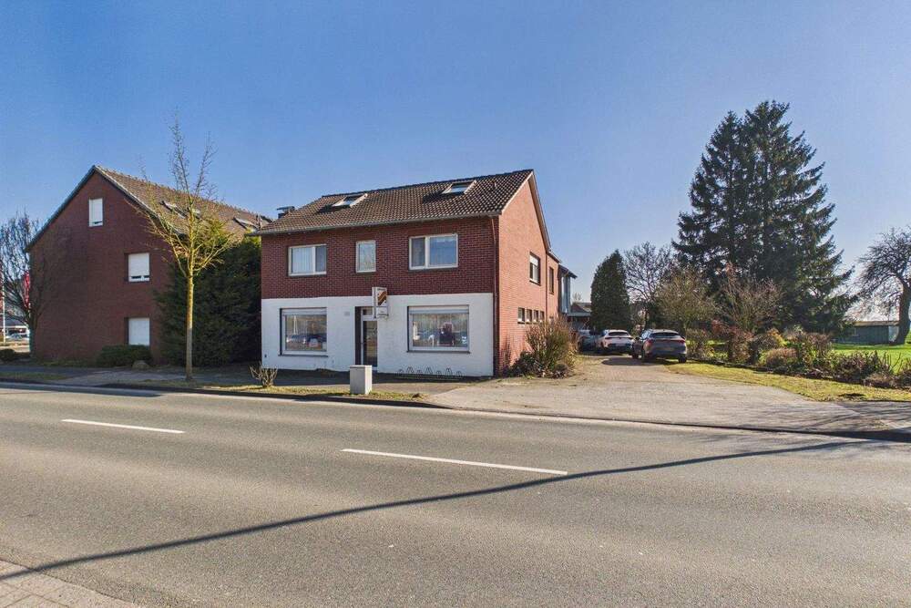 Thumbnail-Großzügiges Mehrgenerationenhaus mit Sanierungsbedarf und großem Potenzial